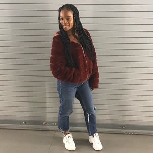 Meet your Posher, Nakia